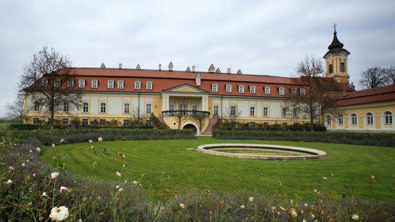Chateau Bela photo